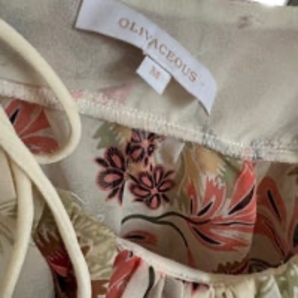 trendy top - Picture 4 of 4